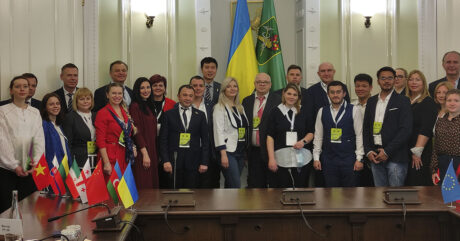 Олександр Конюхов розповів владі та бізнесу про важливість поєднання історії та інновацій